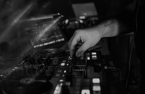 Banner Content Image: https://www.dynamic-distribution.net/images/banner/source/DJ-Booths-%26-Equipment-Stands-min.SAz39kmbQg.jpg?t=1718024651