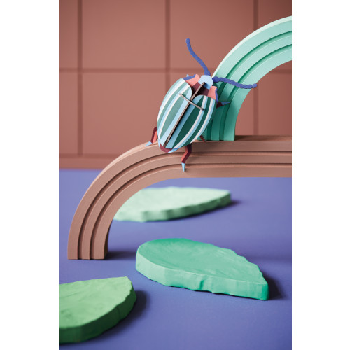 Studio Roof Insect (S) - Rainbow Leaf Beetle